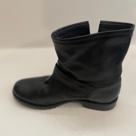 Women’s Natalie short engineer Frye boots
Size: 9literally worn once. - Picture 7 of 9